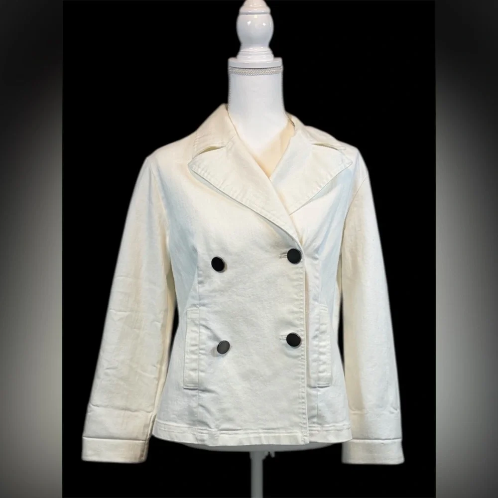 Women's Double-Breasted White Jacket With Pockets and Silver Buttons Size 8